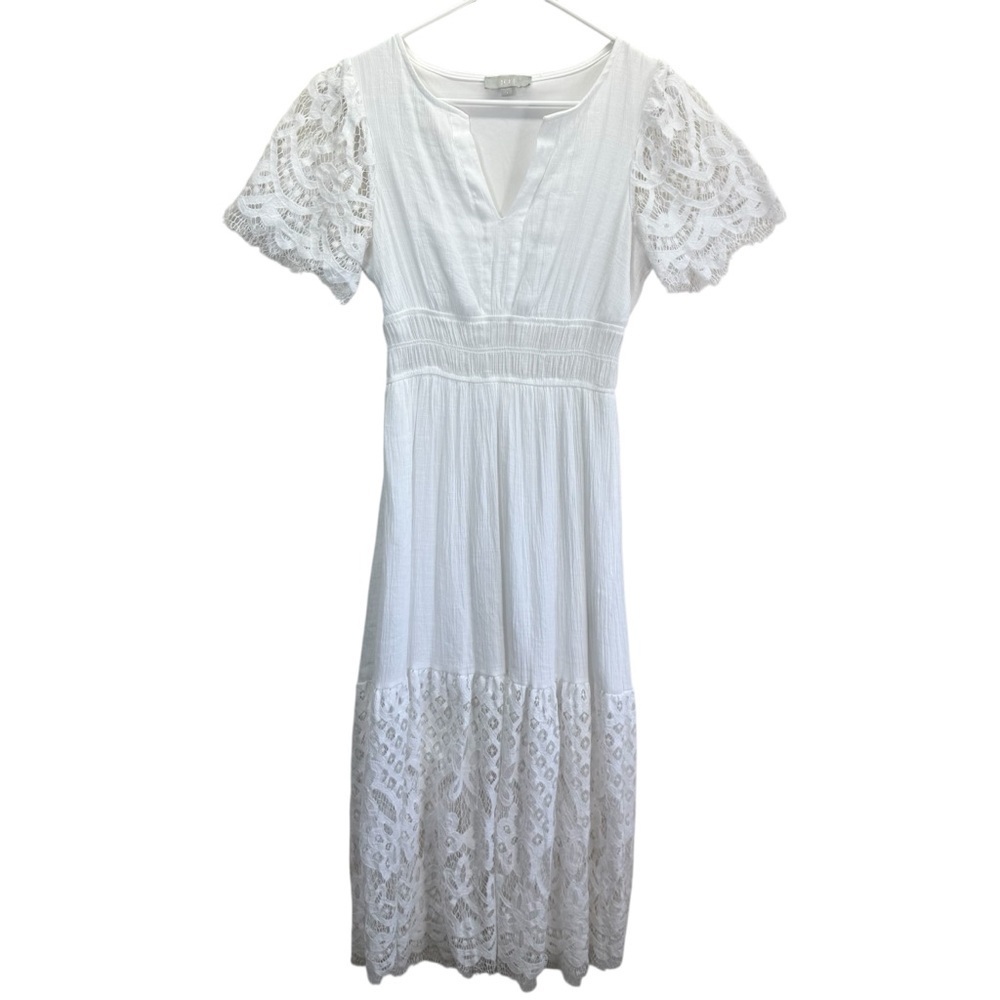Elegant White Lace Dress - Picture 1 of 11
